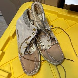 Gently used size 8 sperry boots